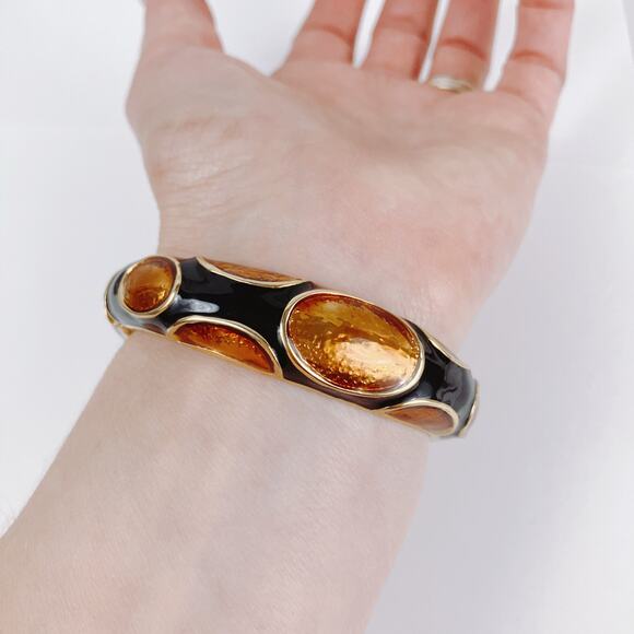VTG 1980s Hinged Bangle Black Enamel Amber Cabochon Statement Gold Tone Bracelet - Picture 6 of 11